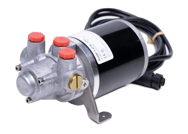 SIMRAD Outboard Autopilot Set incl. PUMP-1 Hydraulic Pump / Point-1 GPS Antenna 000-15952-001 от прозводителя SIMRAD SIMRAD Outboard Autopilot Set incl. PUMP-1 Hydraulic Pump / Point-1 GPS Antenna 000-15952-001 от прозводителя SIMRAD